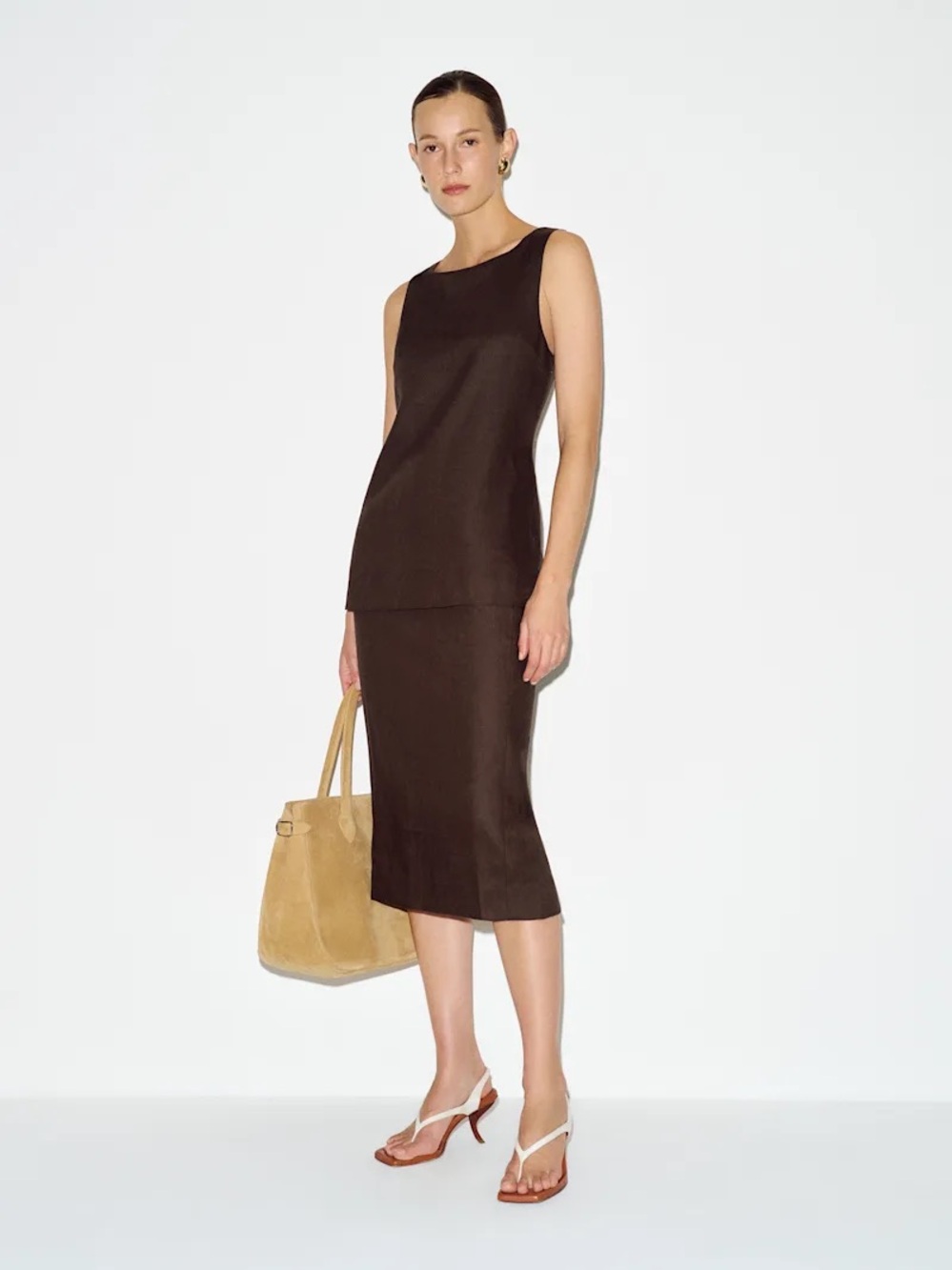 NWT reformation robin linen set in mole - size 4